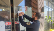 צו סגירה למאפייה בכפר נחף (צילום: דוברות המשטרה)
