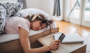 אילוסטרציה: כיבוי השעון המעורר (צילום: iStock)