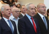רומן גופמן, בנימין נתניהו ודדי ברנע בטקס חילופי ראש המוסד (צילום: תקשורת המוסד)