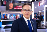 צחי ברוורמן על רקע אולפן שישי (צילום: יונתן זינדל, פלאש 90,צילום מסך חדשות 12)