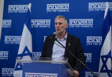 יאיר גולן בהצהרתו לתקשורת לאחר הסערה על דבריו (צילום: אבשלום ששוני)