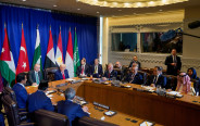 דונלד טראמפ, מנהיגי מדינות ערב והמדינות המוסלמיות בפסגת עזה (צילום: רויטרס)