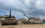 טנקים של צה"ל בשטחי הכינוס: לקראת יציאה מרצועת עזה (צילום: אבי אשכנזי)