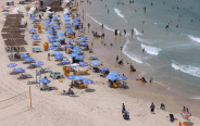 חוף ים, קיץ (צילום: מרק ישראל סלם)