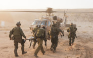 חילוץ חיילים על ידי לוחמי יחידה 669 (צילום: דובר צה"ל)