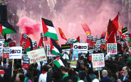 הפגנה פרו-פלסטינית בלונדון  (צילום: רויטרס)