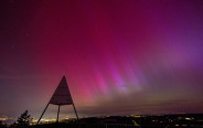 האורות הצפוניים בשמי שוויץ (צילום: רויטרס)