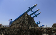 טילים של החות'ים (צילום: MOHAMMED HUWAIS / AFP)