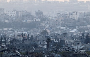 הרס בעזה, כפי שנצפה מהגבול עם ישראל (צילום: REUTERS/Amir Cohen)