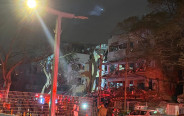 כוחות הביטחון וההצלה בזירה בה פגע טיל איראני (צילום: אבשלום ששוני)