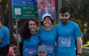 מתנדבים בבית הגלגלים: נועם פיין יושב, נעם קליינר עומד מימין (צילום: עמותת בית הגלגלים)