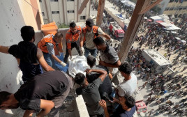 בית החולים נאסר בחאן יונס לאחר התקיפה (צילום: רויטרס)