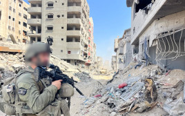 חיילי מילואים ברצועת עזה (צילום: אבי אשכנזי)