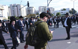 הפגנת חרדים (צילום: אבשלום ששוני)