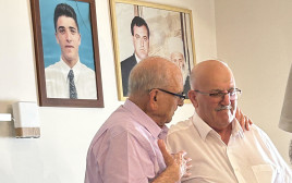 שכיב ענאן והשר לשעבר שמעון שטרית (צילום: יוסי אחימאיר)