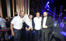 הקפות שניות בתחת המשטרה הישנה בשדרות (צילום: משטרת ישראל)