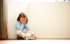 ילדה בוכה. אילוסטרציה (צילום: אינגאימג')