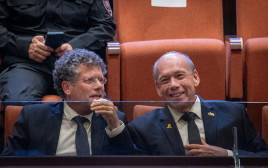 יצחק עמית, מתניהו אנגלמן (צילום: חיים גולדברג, פלאש 90)