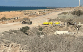 סימון הקו הצהוב ברצועת עזה (צילום: דובר צה"ל)