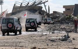 הצלב האדום ברצועת עזה (צילום:  REUTERS/Stringer)