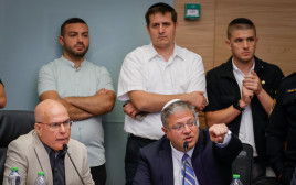 איתמר בן גביר וצביקה פוגל (צילום: נועם מושקוביץ, דוברות הכנסת)