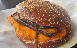 הקוסקוס והלחמניה של אתי (צילום: ללא)