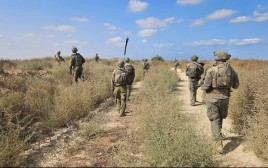 פעילות כוחות צוות הקרב של חטיבת הראל במרחב הקו הצהוב בח'אן יונס (צילום: דובר צה"ל)