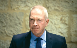 יואב גלנט (צילום: אוליבייה פיטוסי, פלאש 90)