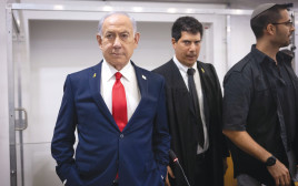 בנימין נתניהו בבית משפט בתל אביב, אוקטובר 2025 (צילום: מרים אלסטר פלאש 90)