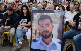 קבלת-שבת לרן גואילי בכיכר החטופים (צילום: מטה משפחות החטופים והנעדרים)
