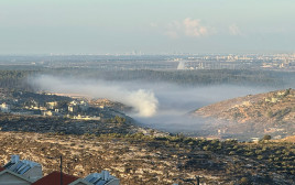 עשן מאתר פסולת פיראטי ליד נעלין (צילום: באדיבות אזרחים למען אוויר נקי)