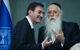 יו"ר ועדת חוץ וביטחון ח"כ בועז ביסמוט (משמאל) וח"כ מאיר פורוש (צילום: פלאש 90)