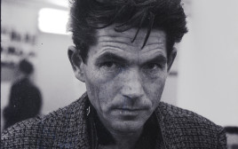 ורנר בראון ז"ל מצלם את עצמו במשפט אייכמן (צילום: ארכיון התמונות יד יצחק בן צבי)