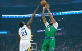 ככל הנראה לא יעברו זה תמורת זה. דייויס מול גרין (צילום: GettyImages, Thearon W. Henderson)