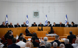 שופטי בית המשפט העליון (צילום: יונתן זינדל פלאש 90)