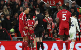 שחקן ליברפול וירג'יל ואן דייק (צילום: רויטרס)