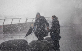 מזג אוויר: רוחות עזות בנמל תל אביב (צילום: יונתן זינדל פלאש 90)