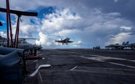  נושאת מטוסים אברהם לינקולן (צילום: רויטרס)