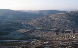 הרי השומרון בסביבת צומת תפוח  (צילום: אלבום פרטי)