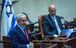 ראש הממשלה בנימין נתניהו נואם בדיון 40 חתימות (צילום: יונתן זינדל, פלאש 90)