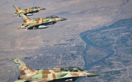 מטוסי חיל האוויר (F-16) בדרך לאיראן  (צילום: דובר צה"ל)