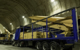 טילים בליסטים של משמרות המהפכה באיראן  (צילום: רשתות ערביות)