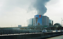 שדה התעופה הבינלאומי בדובאי לאחר הפצצה איראנית (צילום: רויטרס)