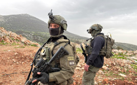 חיילי צה"ל בגבול לבנון (צילום: אבי אשכנזי)