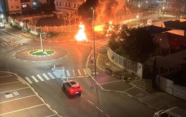 זירת נפילת שברי יירוט בנהריה (צילום: רשתות חברתיות, שימוש לפי סעיף 27 א')