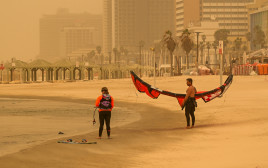 אובך בתל אביב (צילום: אבשלום ששוני ופלאש 90)