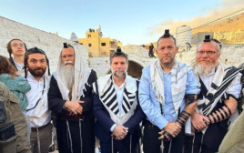 בצלאל סמוטריץ' במתחם קבר יוסף (צילום: צילום מסך רשת X)