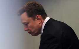 אילון מאסק בבית המשפט, תביעה נגד OpenAI (צילום: REUTERS/Manuel Orbegozo)