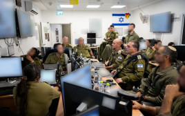הרמטכ"ל בהערכת מצב בפיקוד צפון (צילום: דובר צה"ל)