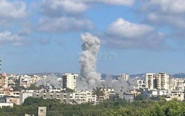 דיווחים ערבים: צה"ל תוקף בעיר צור שבדרום לבנון (צילום: מתוך טלגרם)